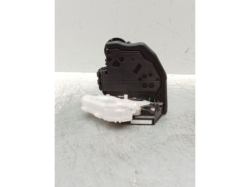 Recambio de motor cierre centralizado trasero izquierdo para toyota c-hr (_x1_) 1.8 hybrid (zyx10_, zyx11_) referencia OEM IAM A