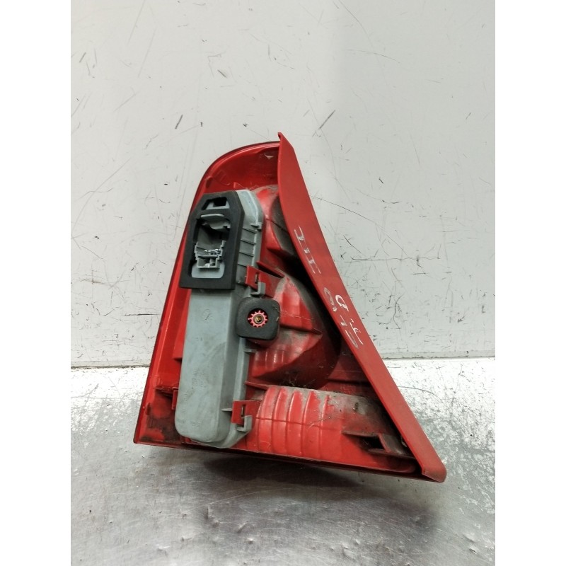 Recambio de piloto trasero derecho para renault clio ii (bb_, cb_) 1.5 dci (b/cb07) referencia OEM IAM   2001