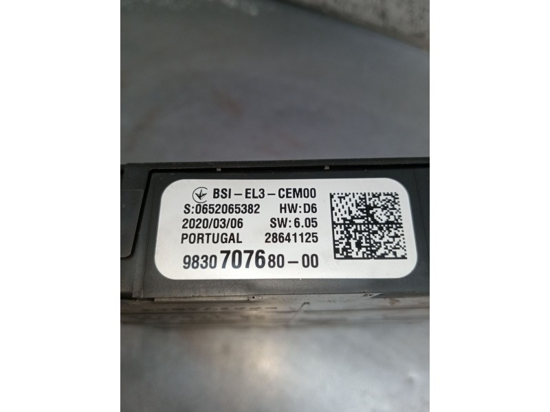 Recambio de caja reles / fusibles para opel corsa f referencia OEM IAM 983070768000 BSIEL3 0652065382 2019