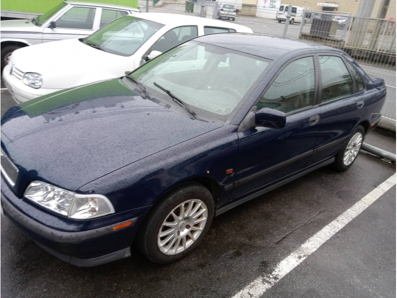 volvo s40 berlina del año 1997