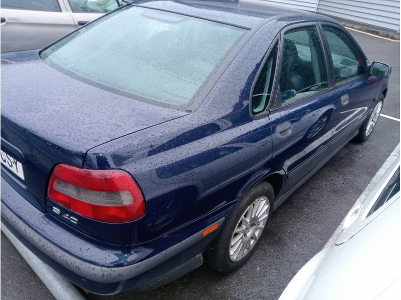 volvo s40 berlina del año 1997