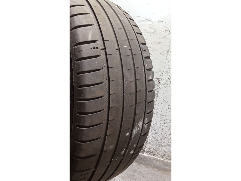 Recambio de juego llantas para mercedes-benz clase c (w206) c 200 d (206.003) referencia OEM IAM 245/40 R18 97Y 235/45 R18 95Y V