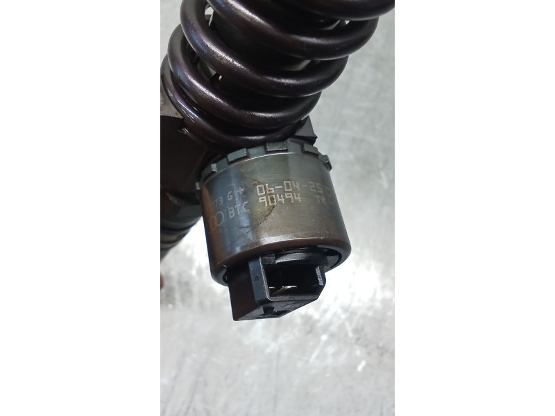 Recambio de inyector para audi a3 sportback (8pa) 2.0 tdi referencia OEM IAM 03G130073G 0414720404 BOSCH