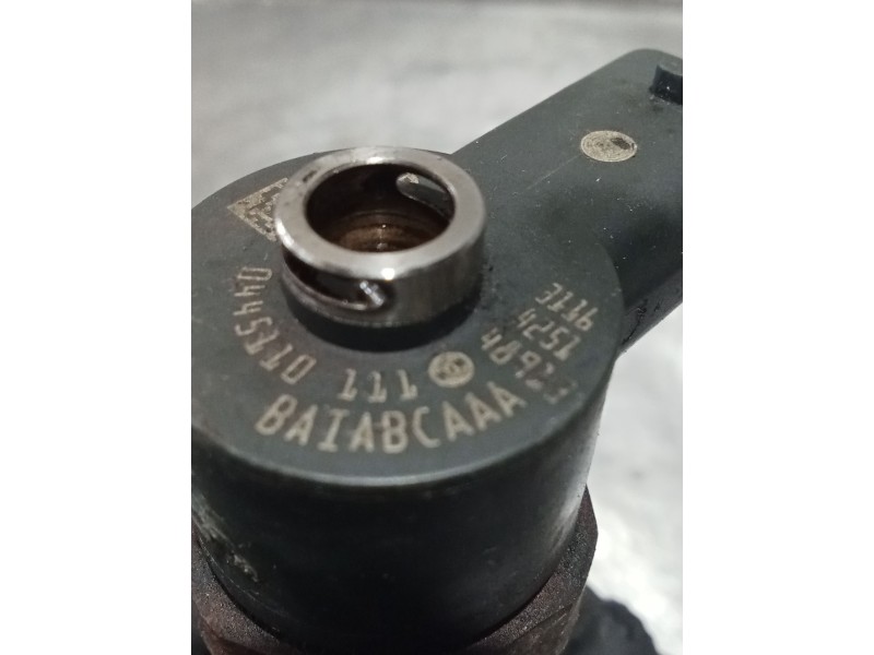 Recambio de inyector para alfa romeo gt (125) 1.9 jtd 16v 150/ distinctive referencia OEM IAM 0445110111 3116425148913 BOSCH