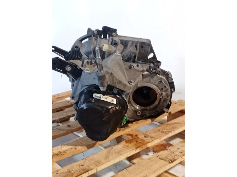 Recambio de caja cambios para renault megane i classic (la0/1_) 1.9 dti (la1u) referencia OEM IAM JB3972 5V S046265