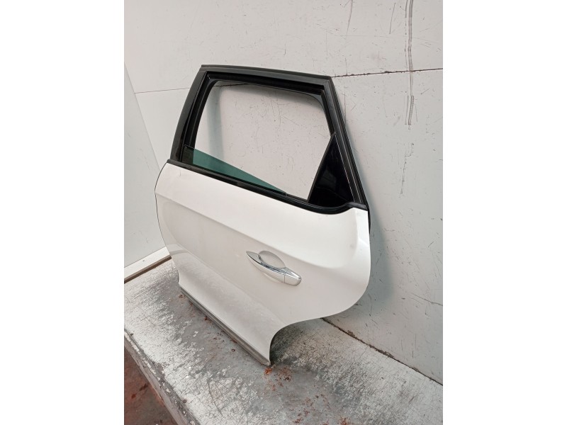 Recambio de puerta trasera izquierda para ds 5 business class hybrid 4x4 referencia OEM IAM  5P 2012