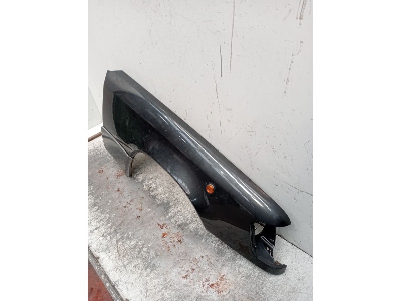 Recambio de aleta delantera derecha para mercedes-benz clase e (w124) berlina referencia OEM IAM   1984