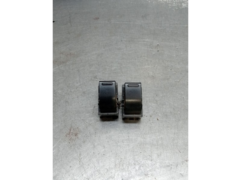 Recambio de mando elevalunas delantero izquierdo para santana 300/350 2.0 tdi 4x4 referencia OEM IAM   04 5P