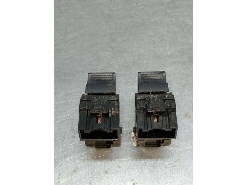 Recambio de mando elevalunas delantero izquierdo para santana 300/350 2.0 tdi 4x4 referencia OEM IAM   04 5P