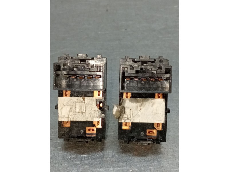 Recambio de mando elevalunas delantero izquierdo para santana 300/350 2.0 tdi 4x4 referencia OEM IAM   04 5P