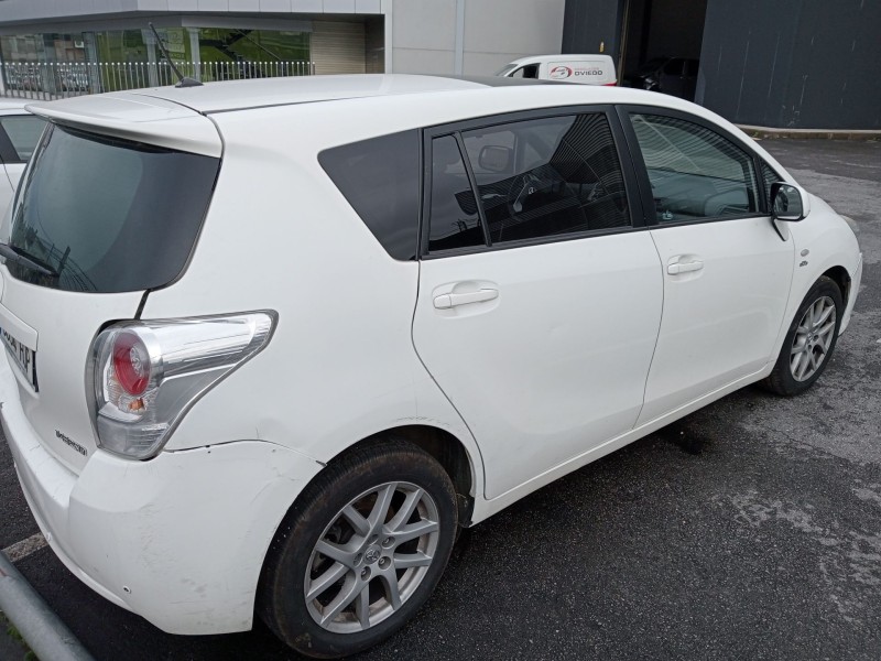 toyota verso (_r2_) del año 2012