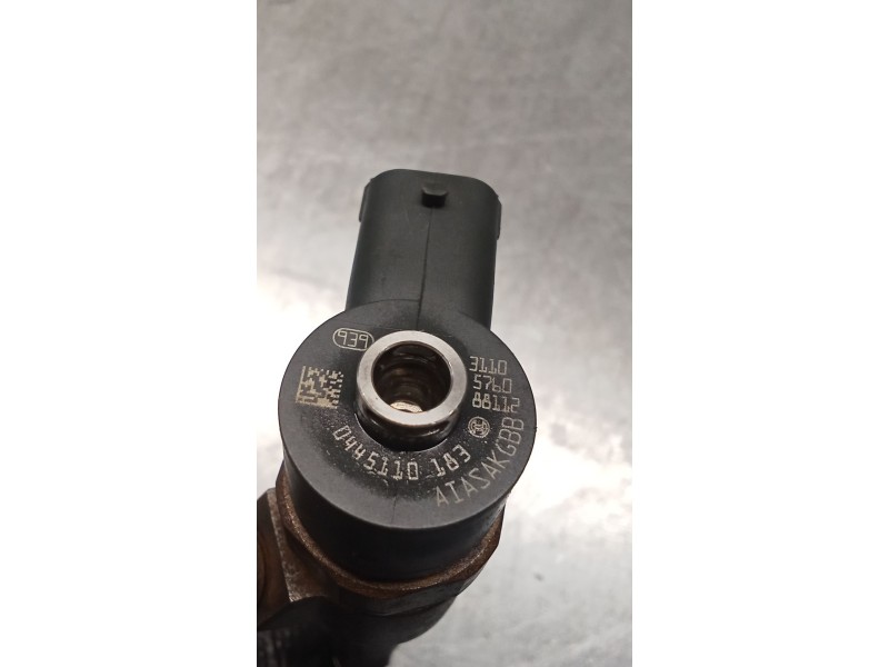 Recambio de inyector para fiat panda van (i) (271) active 2 sitze referencia OEM IAM 0445110183  BOSCH