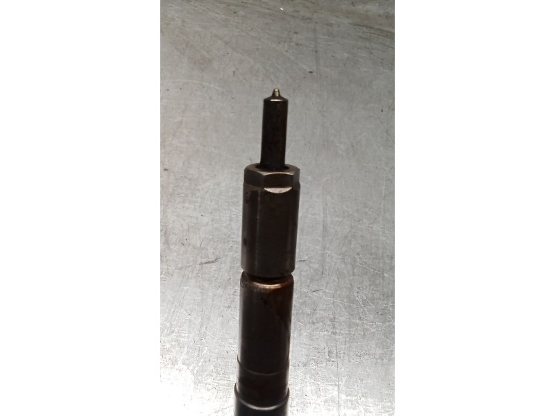 Recambio de inyector para fiat panda van (i) (271) active 2 sitze referencia OEM IAM 0445110183  BOSCH