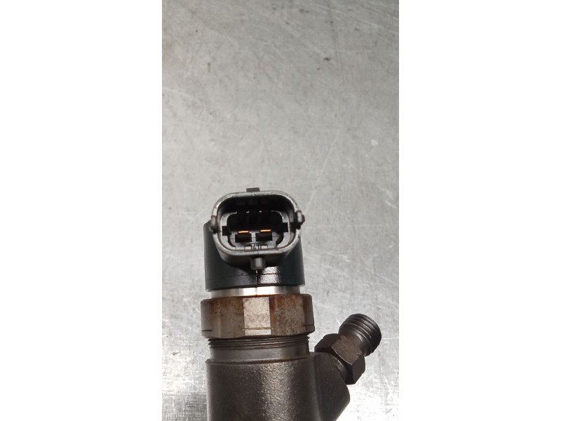 Recambio de inyector para fiat panda van (i) (271) active 2 sitze referencia OEM IAM 0445110183  BOSCH