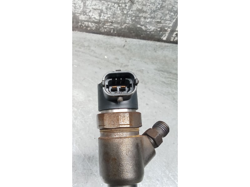 Recambio de inyector para fiat panda van (i) (271) active 2 sitze referencia OEM IAM 0445110183  BOSCH