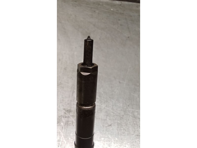 Recambio de inyector para fiat panda van (i) (271) active 2 sitze referencia OEM IAM 0445110183  BOSCH