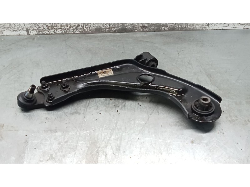 Recambio de brazo suspension inferior delantero izquierdo para citroën c4 picasso referencia OEM IAM   13