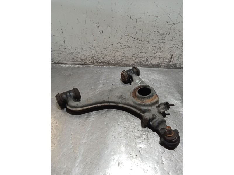 Recambio de brazo suspension inferior delantero derecho para mercedes-benz clase e (w124) berlina referencia OEM IAM   84