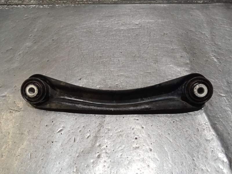 Recambio de brazo suspension superior trasero derecho para mercedes-benz clase e (w124) berlina referencia OEM IAM   POSTERIOR