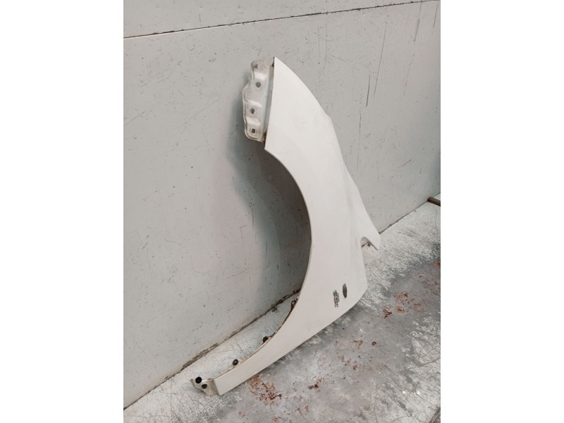 Recambio de aleta delantera izquierda para toyota verso (_r2_) 2.2 d-4d (aur21_) referencia OEM IAM   