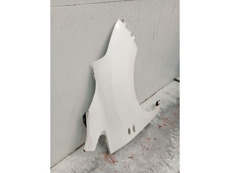 Recambio de aleta delantera derecha para toyota verso (_r2_) 2.2 d-4d (aur21_) referencia OEM IAM   