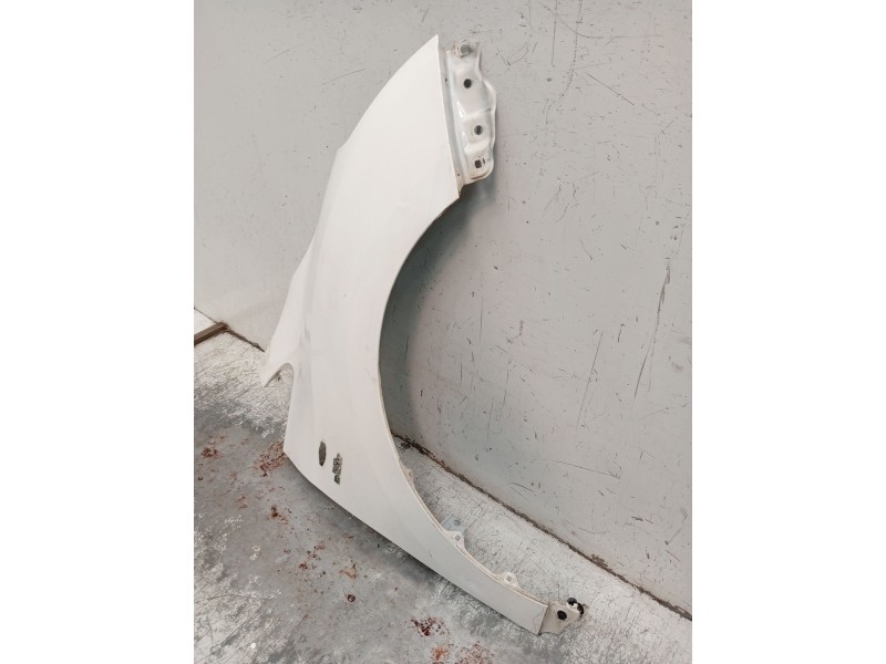 Recambio de aleta delantera derecha para toyota verso (_r2_) 2.2 d-4d (aur21_) referencia OEM IAM   