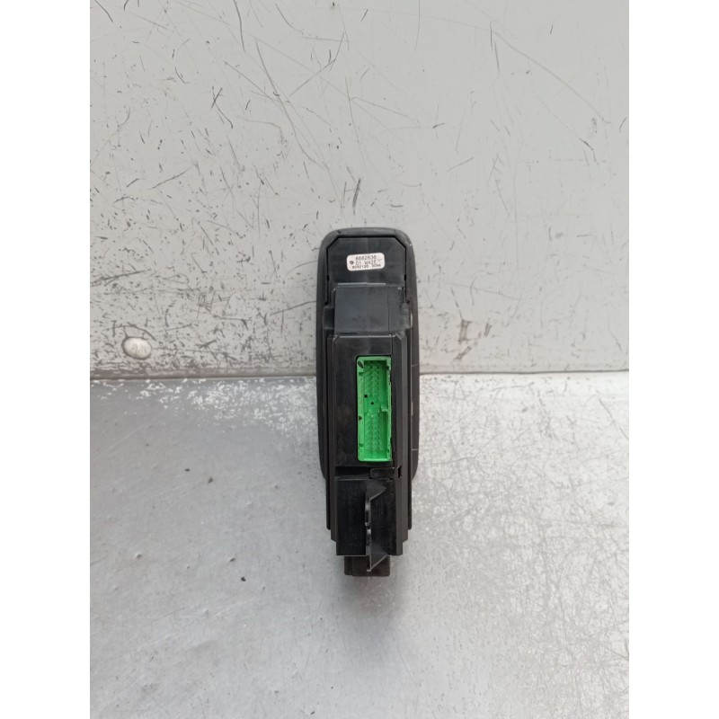 Recambio de mando elevalunas delantero izquierdo para volvo v70 ii (285) 2.4 referencia OEM IAM 8682836 MD421200094 2000 5P