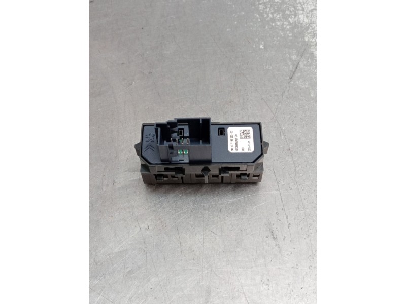 Recambio de mando multifuncion para ds 5 business class hybrid 4x4 referencia OEM IAM 98107149ZD 03398990100 2012