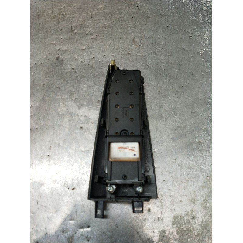 Recambio de mando elevalunas delantero izquierdo para toyota corolla (_e12_) 1.6 vvt-i (zze121_) referencia OEM IAM 8480202251B0