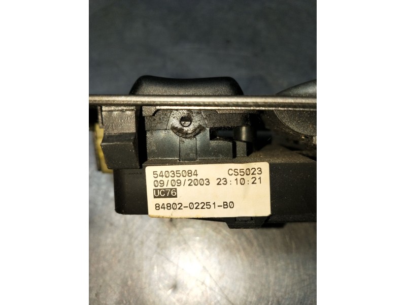 Recambio de mando elevalunas delantero izquierdo para toyota corolla (_e12_) 1.6 vvt-i (zze121_) referencia OEM IAM 8480202251B0