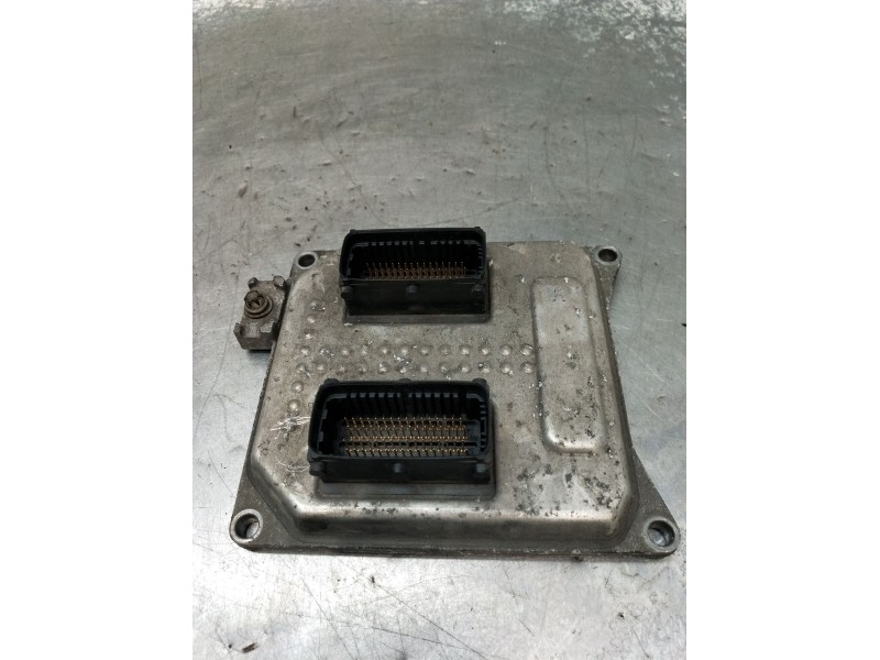 Recambio de centralita motor uce para opel zafira / zafira family b (a05) 1.8 (m75) referencia OEM IAM 55571557 5WK9430 20423093