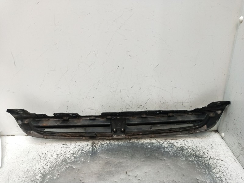 Recambio de rejilla delantera para honda logo (ga) 1.3 (ga3) referencia OEM IAM   1999