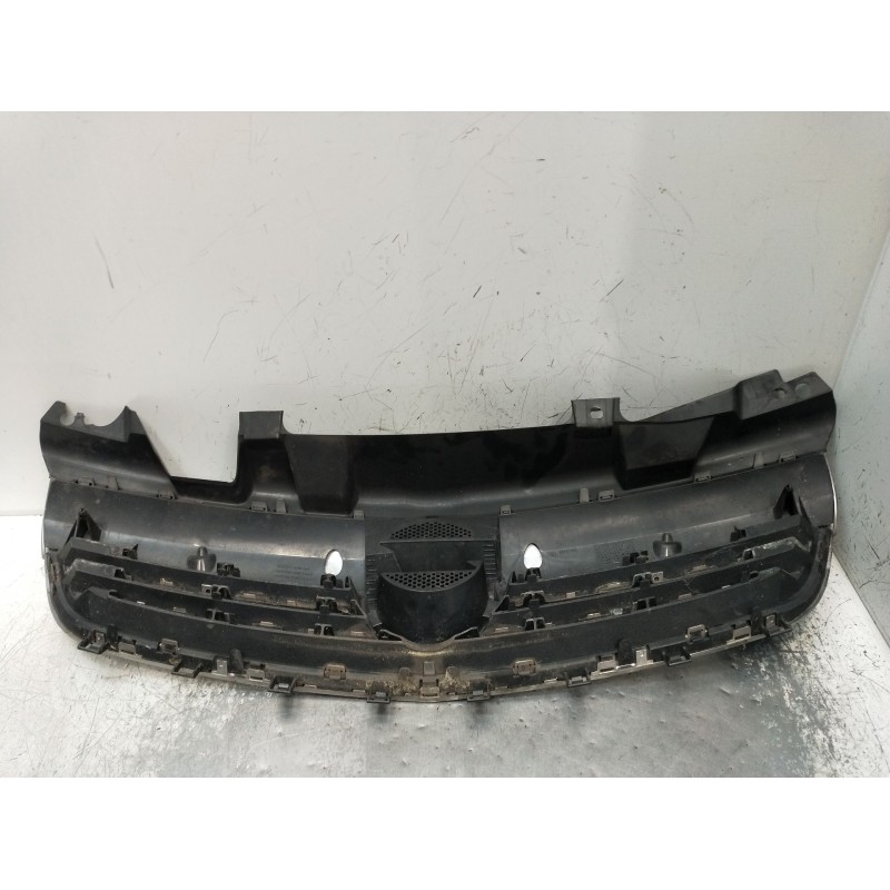 Recambio de rejilla delantera para opel zafira / zafira family b (a05) 1.8 (m75) referencia OEM IAM  VER FOTOS 2005