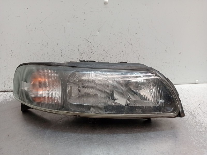 Recambio de faro derecho para volvo v70 ii (285) 2.4 referencia OEM IAM 89006877 8662922 2000