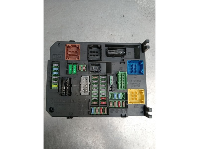 Recambio de caja reles / fusibles para ds 5 business class hybrid 4x4 referencia OEM IAM 980668798001 BSIQ4 A2C38846700 36306872