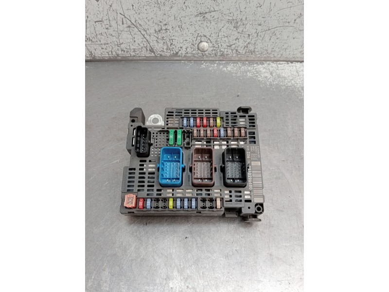 Recambio de caja reles / fusibles para ds 5 business class hybrid 4x4 referencia OEM IAM 9810296480 65426100 2012