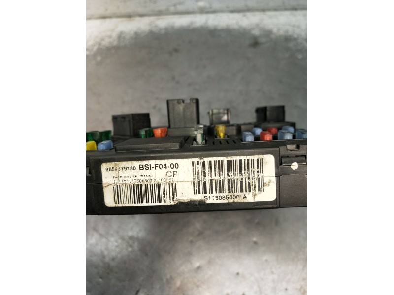 Recambio de caja reles / fusibles para peugeot 1007 (km_) 1.4 16v referencia OEM IAM 9659579180 BSIF0400 2005