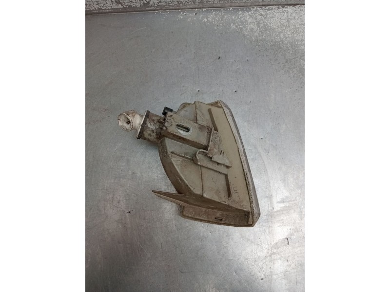 Recambio de piloto delantero izquierdo para peugeot 205 berlina referencia OEM IAM   