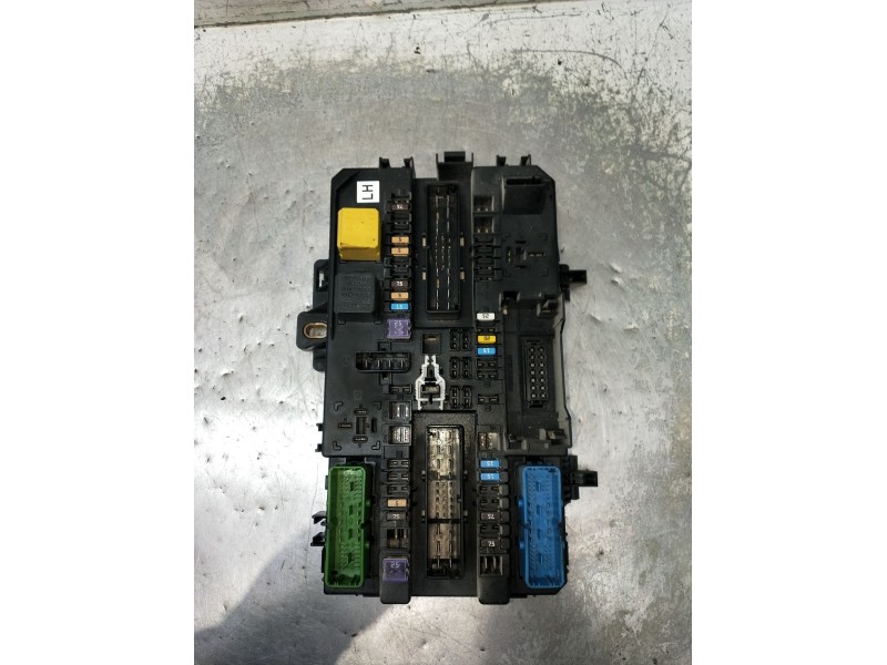 Recambio de caja reles / fusibles para opel zafira / zafira family b (a05) 1.8 (m75) referencia OEM IAM 5DK00866924 13268286 200