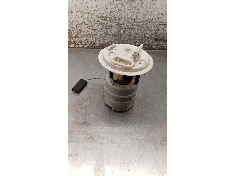 Recambio de bomba combustible para peugeot 407 (6d_) 1.8 (6d6fzb) referencia OEM IAM 9647082680 0973030990001 04