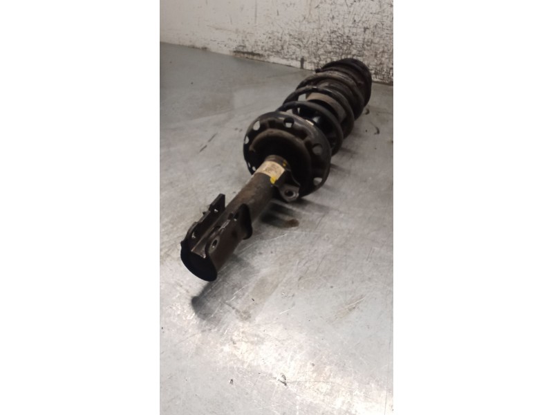 Recambio de amortiguador delantero izquierdo para opel corsa c (x01) 1.7 dti (f08, f68) referencia OEM IAM 22185127 9127455 4630