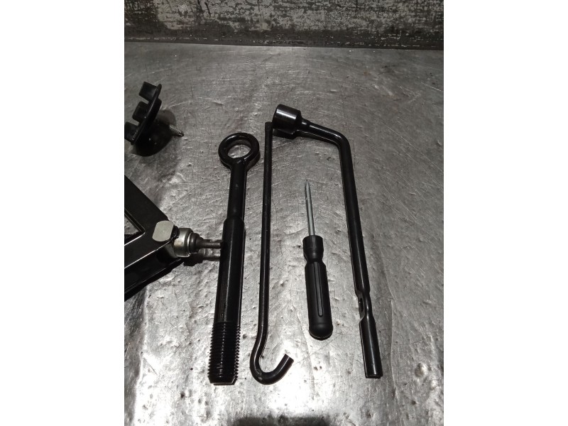 Recambio de gato para kia stonic (yb) 1.0 t-gdi referencia OEM IAM   17