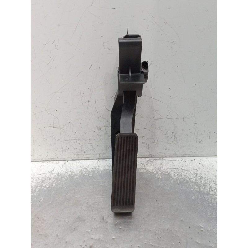 Recambio de potenciometro pedal para mercedes-benz clase c (w203) c 270 cdi (203.016) referencia OEM IAM A2113000804  2000