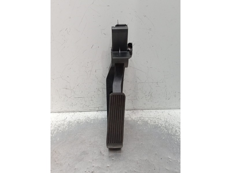 Recambio de potenciometro pedal para mercedes-benz clase c (w203) c 270 cdi (203.016) referencia OEM IAM A2113000804  2000