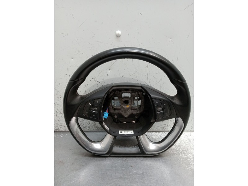 Recambio de volante para ds 5 business class hybrid 4x4 referencia OEM IAM 98002842ZQ 307007599P9 2012