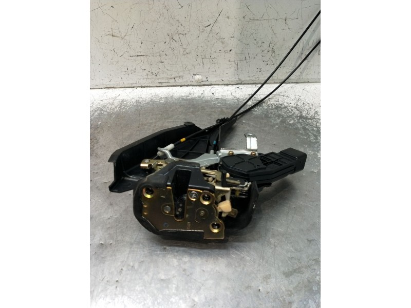 Recambio de motor cierre centralizado trasero izquierdo para toyota corolla (_e12_) 1.6 vvt-i (zze121_) referencia OEM IAM  5P 2