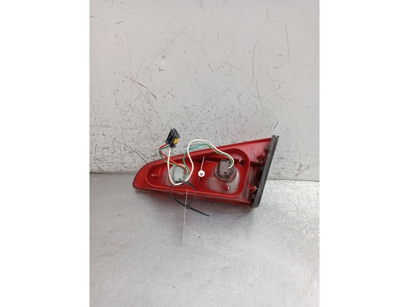 Recambio de piloto trasero izquierdo interior para peugeot 607 (9d, 9u) 2.2 16v referencia OEM IAM 9803168080 FR26220112 2000