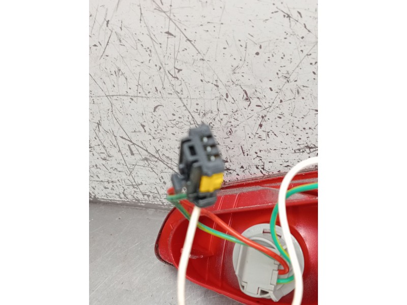 Recambio de piloto trasero izquierdo interior para peugeot 607 (9d, 9u) 2.2 16v referencia OEM IAM 9803168080 FR26220112 2000