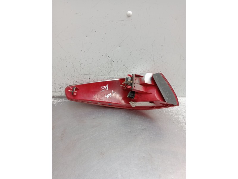 Recambio de piloto trasero derecho para peugeot 607 (9d, 9u) 2.2 16v referencia OEM IAM   2000