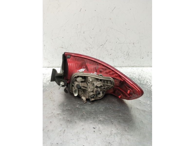 Recambio de piloto trasero izquierdo para audi a3 sportback (8pa) 2.0 tdi referencia OEM IAM 8P4945095C  2007